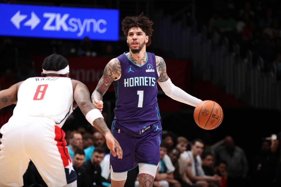 葡京娱乐场-三球三节37+8+7+10三分生涯新高 黄蜂大胜奇才近14战11胜